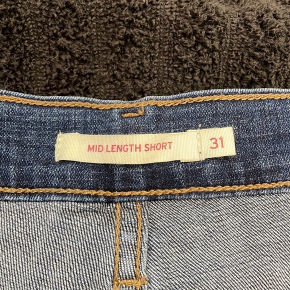LEVI’S DENIM SHORTS - Picture 6 of 8